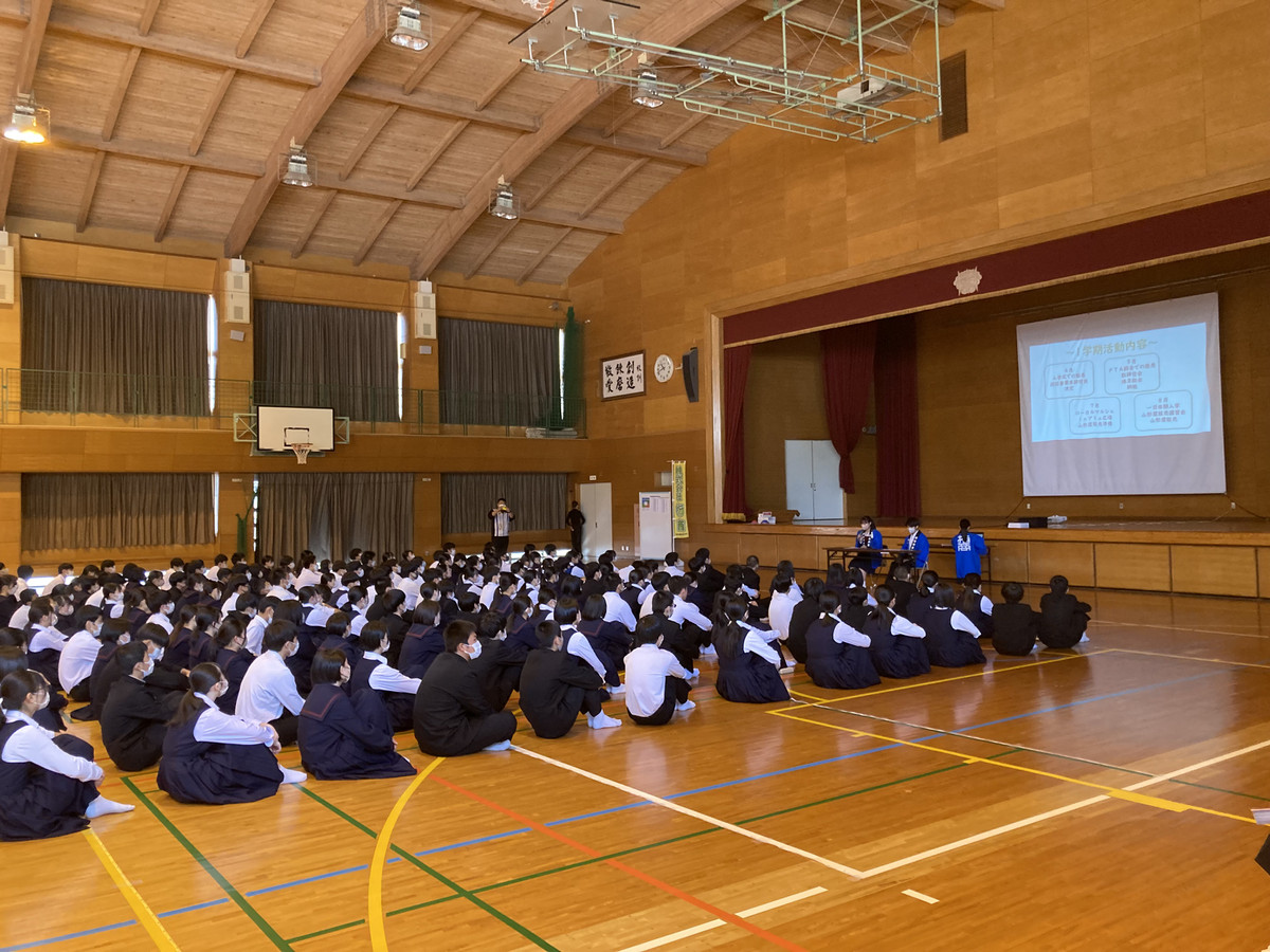 指宿市立指宿商業高等学校 指商社員が中学校でマナー講座